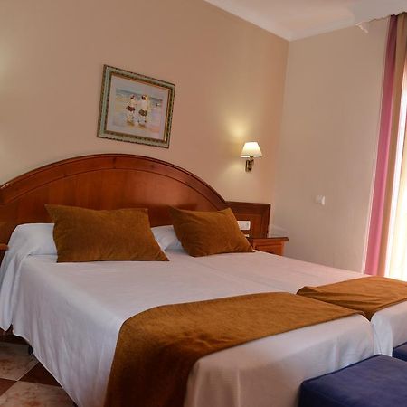 Hostal Cabo Roche Conil De La Frontera Eksteriør billede
