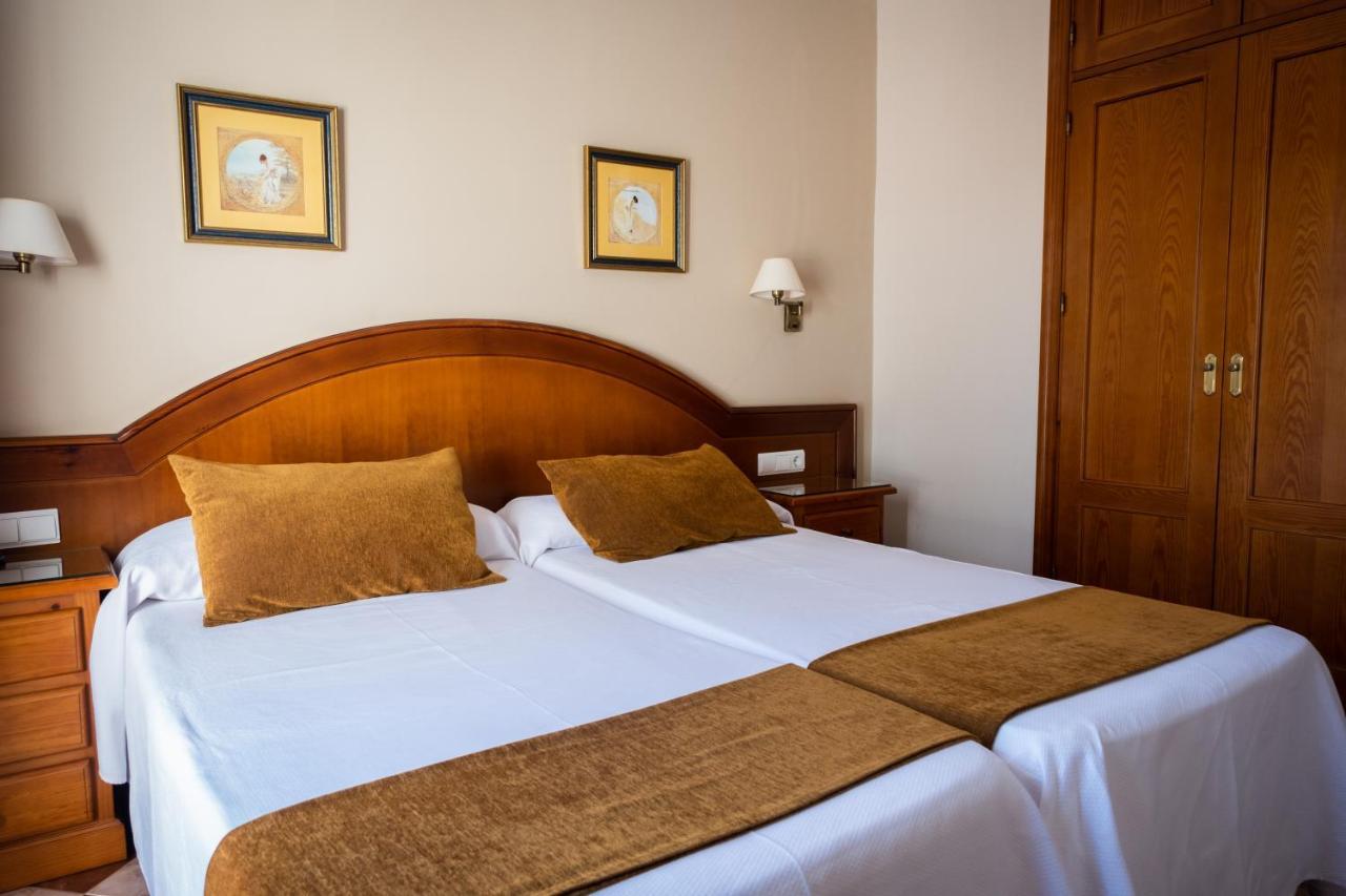 Hostal Cabo Roche Conil De La Frontera Eksteriør billede