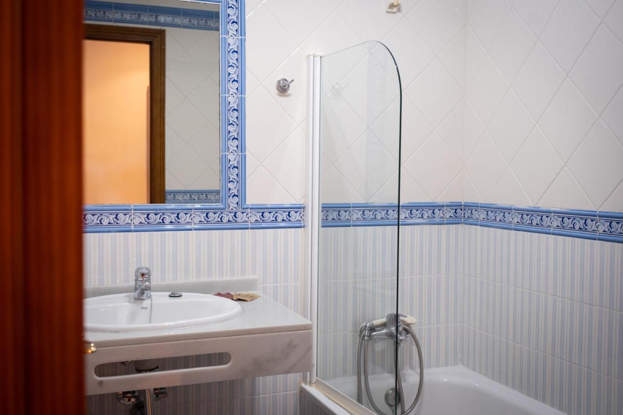 Hostal Cabo Roche Conil De La Frontera Eksteriør billede